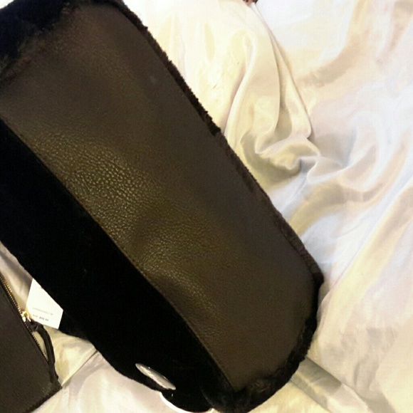 steve madden faux fur black tote NWT - Picture 4 of 5